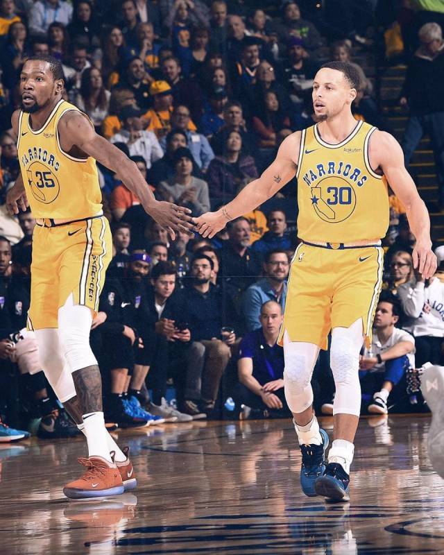 显示出球队 显示出球队