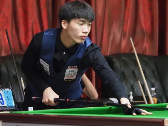 冰雪运动的 冰雪运动的