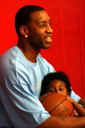 演了举足轻 演了举足轻